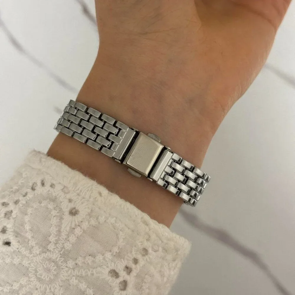 Sku:0384 vintage style silver watch + in a gift box They fit‎ any hand size